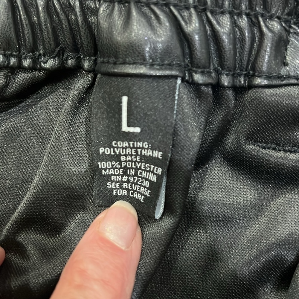 Almost Famous Shiny Black Cargo Pants - Picture 4 of 5